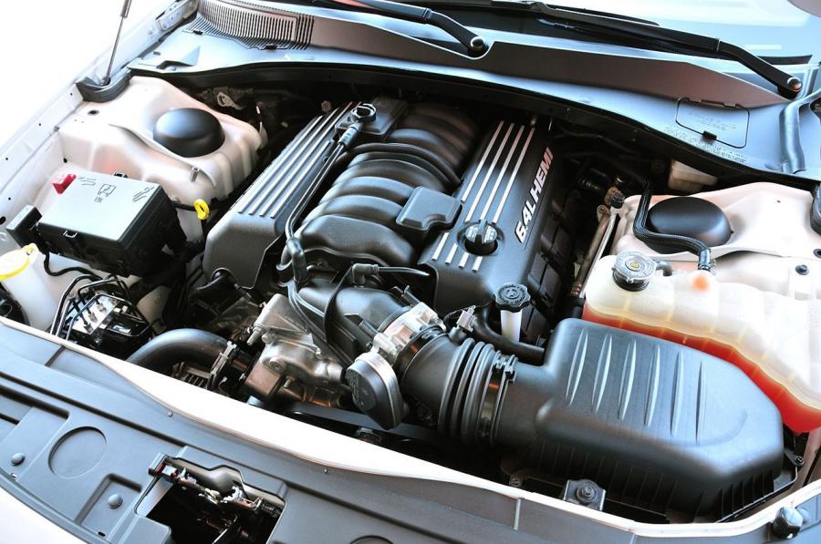  Chrysler 300C SRT8 2012 года  (фото 96 из 100)